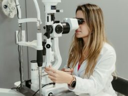 Dr. Kamran Massoumi - Glaucoma Surgery